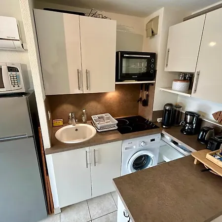 Bedroom In Pool Parking Le Lavandou