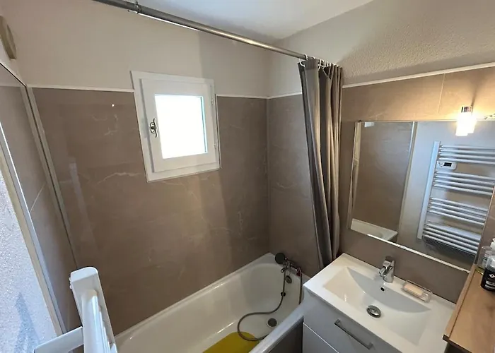 Bedroom In Pool Parking Apartmán