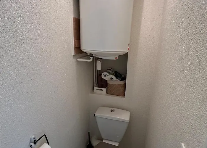 Bedroom In Pool Parking Le Lavandou